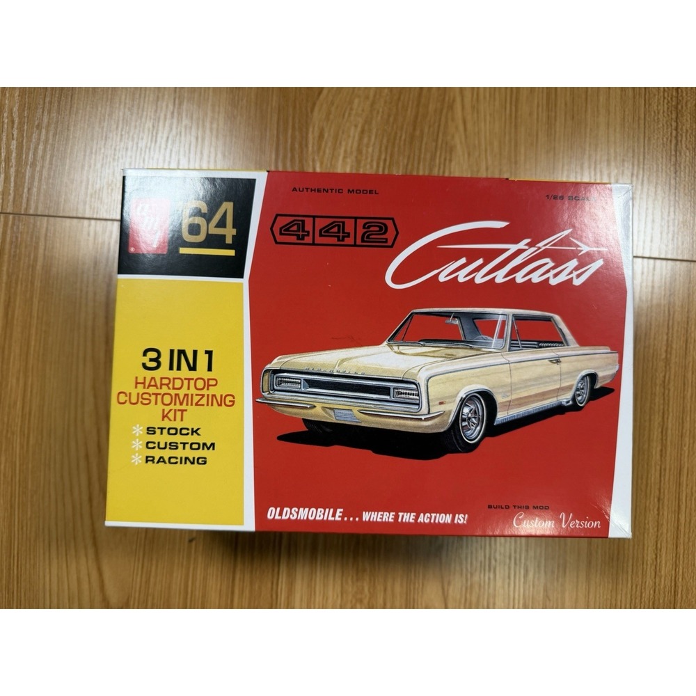 AMT 1964 Oldsmobile Cutlass 442 3-in-1 Hardtop Model Kit 1/25 Scale AMT1068